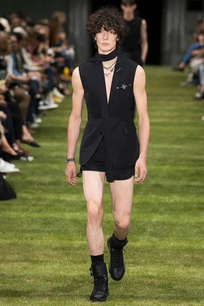 Look 2